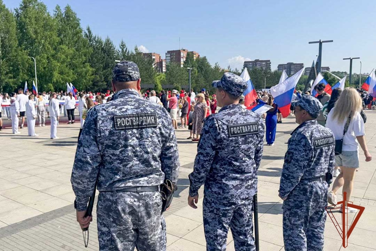 Безопасность праздничных мероприятий обеспечила Росгвардия в Кузбассе