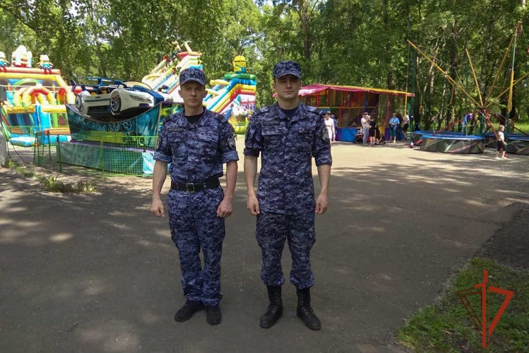 Безопасность праздничных мероприятий обеспечила Росгвардия в Кузбассе