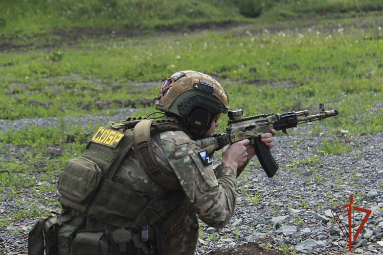Сотрудники СОБР «Символ» провели боевое слаживание на полигоне в пригороде Кемерова