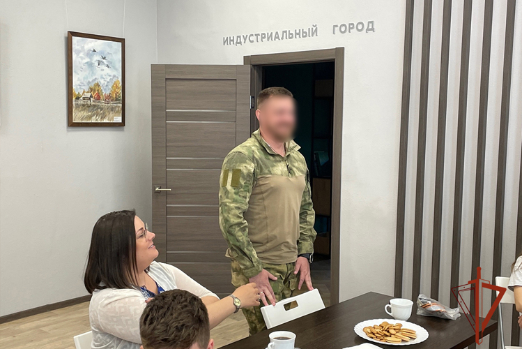 Участник боевых действий из Росгвардии провёл патриотических урок для школьников в Кемерове