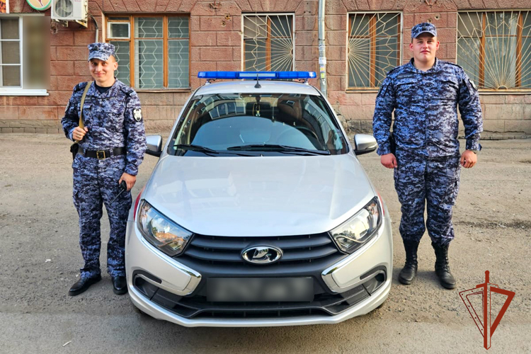 Росгвардейцы задержали предполагаемого похитителя портативной колонки у юргинца