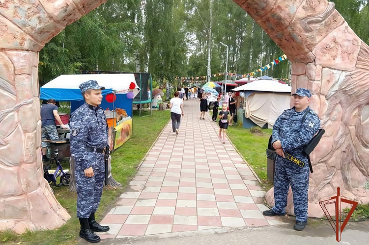 Сотрудники Росгвардии обеспечили общественную безопасность в Кузбассе в День металлурга