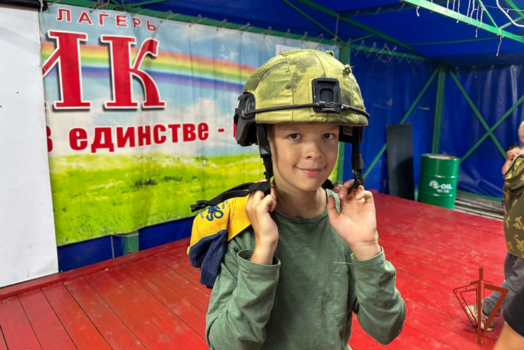 В Кузбассе сотрудники СОБР провели профориентационную встречу с участниками военно-патриотической смены