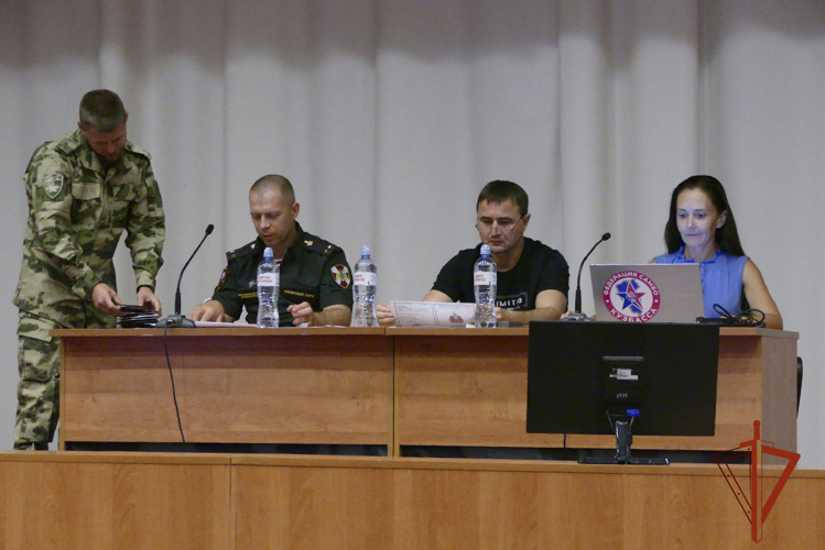В Кузбасс прибыли более 100 росгвардейцев - участников соревнований по самбо