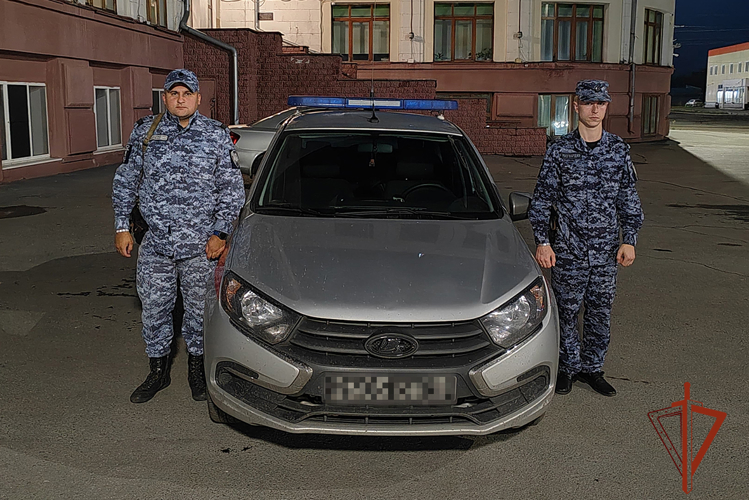 В Анжеро-Судженске росгвардейцы задержали водителя, скрывшегося с места ДТП 