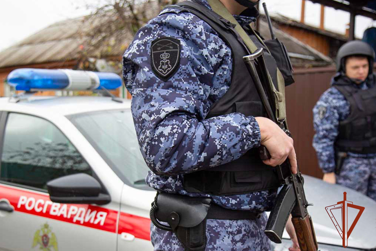 В Росгвардии рассказали подробности обезвреживания вооружённого мужчины в новокузнецком кафе 