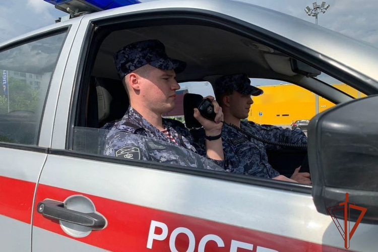 Росгвардейцы задержали двух новокузнечан за попытку хищения товаров на сумму свыше 70 тысяч рублей (ВИДЕО)
