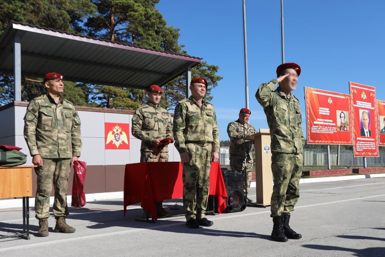Кузбасский «Волк» удостоен высшего символа спецназа Росгвардии – крапового берета (ВИДЕО)