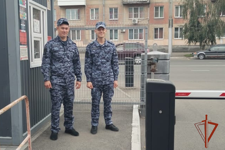 Росгвардейцы обеспечили безопасность матча МХЛ в Новокузнецке 