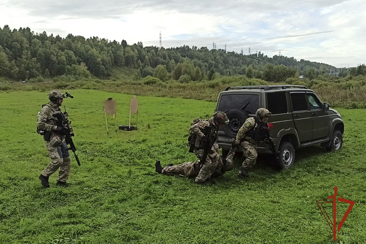 В Кузбассе сотрудники ОМОН «Рубеж» Росгвардии отработали боевое слаживание
