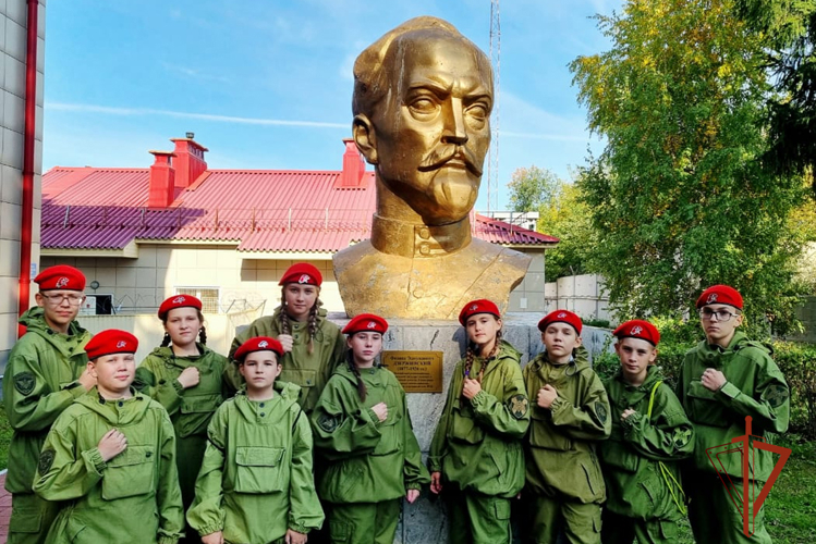 Будущие росгвардейцы посетили отряд спецназа «Кузбасс»