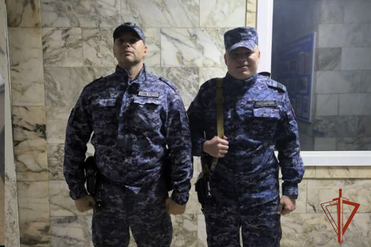 Новокузнецкие росгвардейцы по горячим следам задержали предполагаемого грабителя ломбарда 