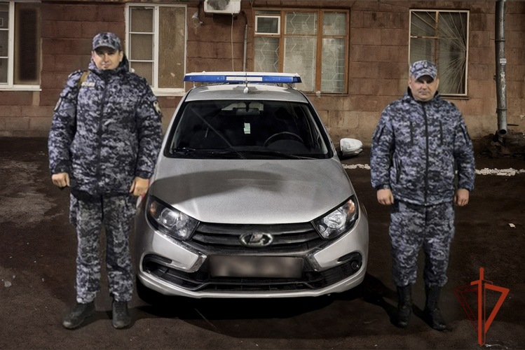 В Кузбассе росгвардейцы помогли 16-летнему подростку вернуться домой