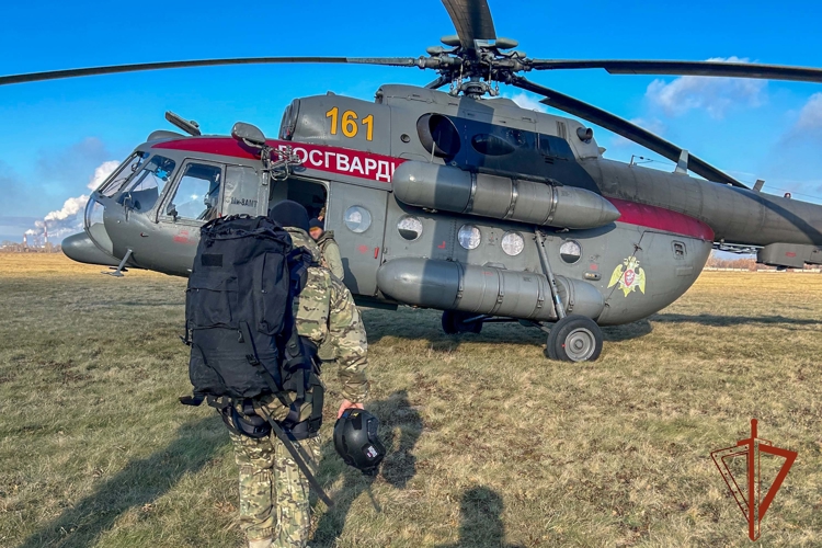 ОМОН «Оберег» отработал спуск с вертолёта в условиях, приближённых к боевым