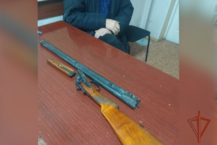 Росгвардейцы поблагодарили 70-летнего жителя поселка Яя за гражданский поступок (ВИДЕО)