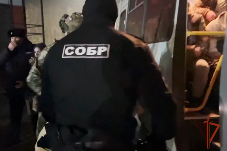 В Кузбассе сотрудники СОБР «Мустаг» приняли участие в профилактической операции «Ночь»