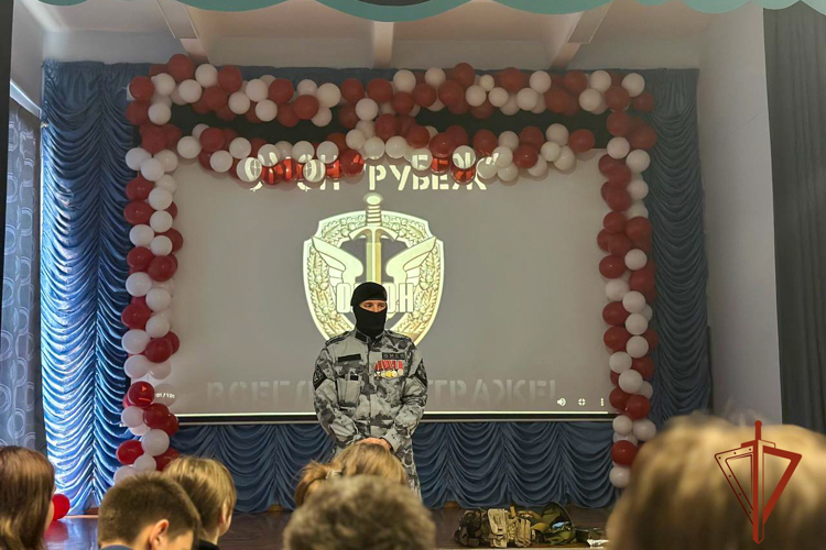 Сотрудники спецназа Росгвардии провели серию профориентационных мероприятий в школах Новокузнецка и Чистогорска