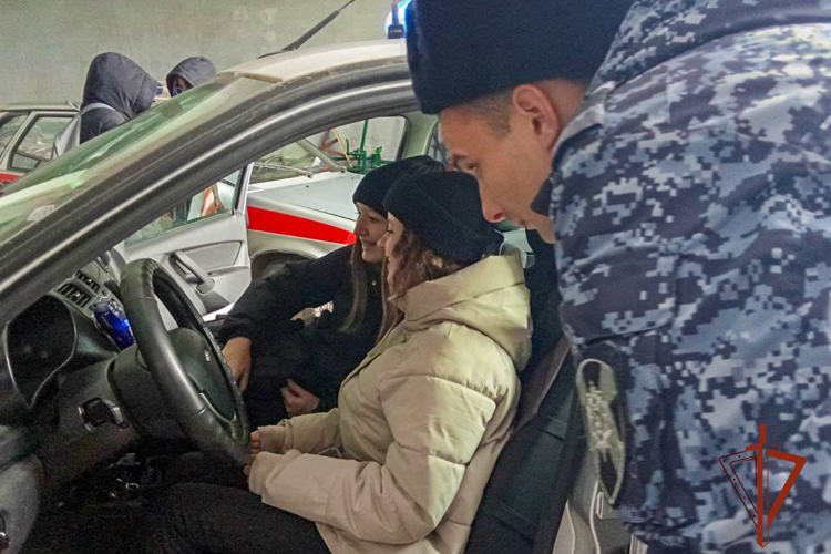 Росгвардейцы рассказали школьникам, как стать защитниками правопорядка