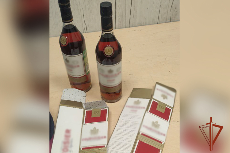 Росгвардейцы задержали кемеровчанина при попытке хищения дорогостоящего алкоголя
