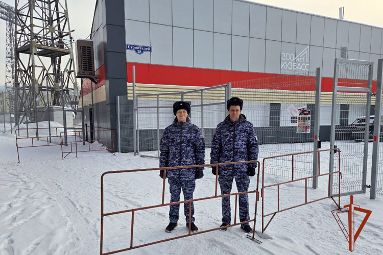 Росгвардия обеспечила безопасность международного хоккейного матча МХЛ в Кузбассе