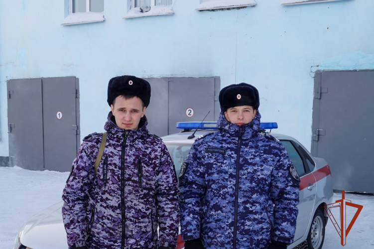 Росгвардейцы оказали помощь кузбассовцу при пожаре