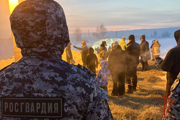 Росгвардия обеспечила безопасность празднования Крещения Господня в Кузбассе