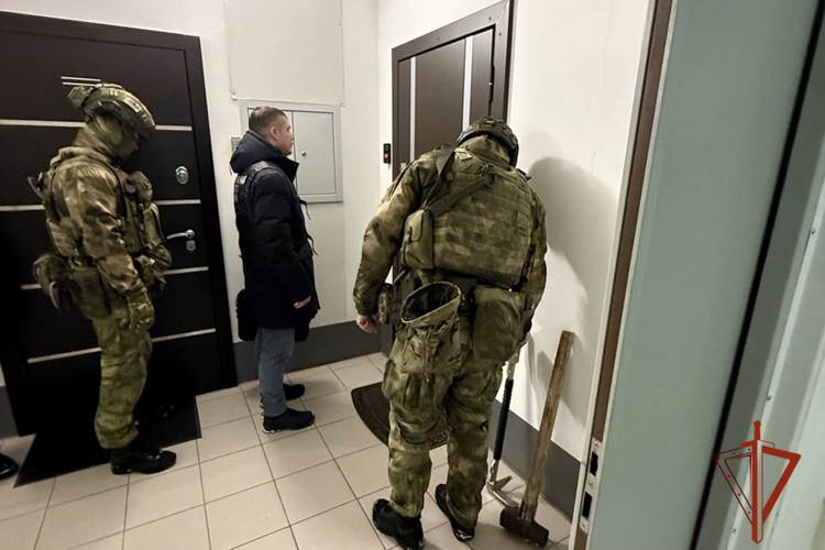 В Кузбассе при содействии СОБР Росгвардии задержан предприниматель, обвиняемый в даче взятки (ВИДЕО)