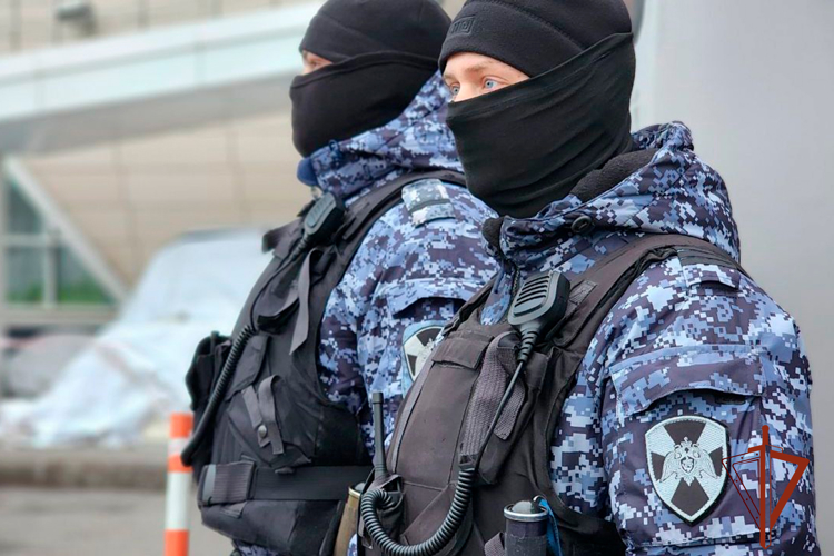 Росгвардейцы пресекли противоправные действия с чужой банковской картой