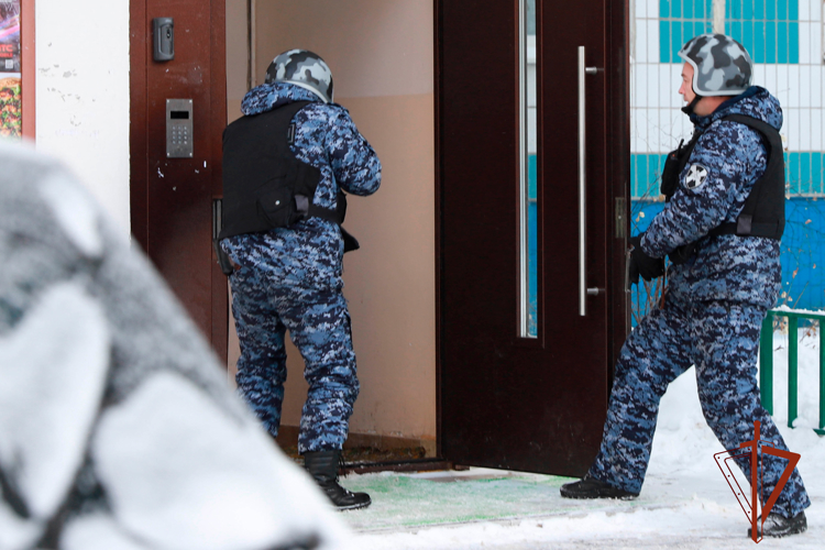 Росгвардейцы задержали предполагаемого виновника в ножевом нападении на своего приятеля 