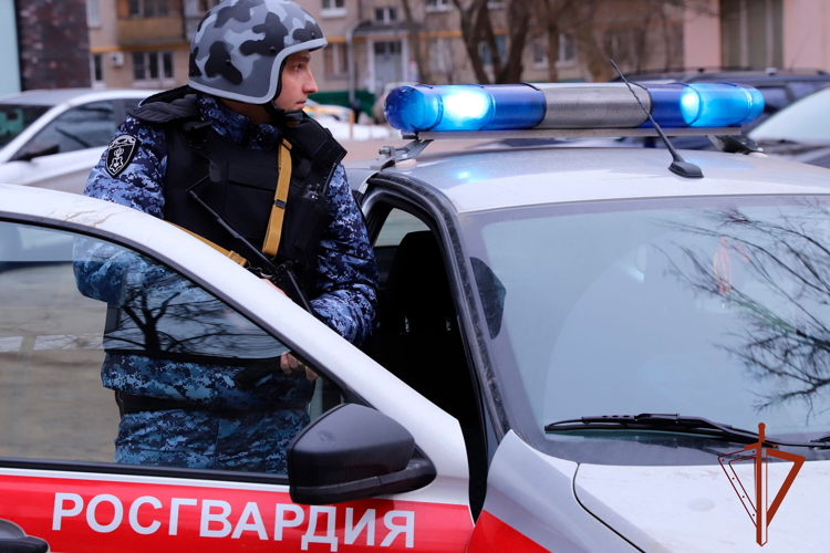 Росгвардейцы разыскали находящегося в розыске неплательщика алиментов