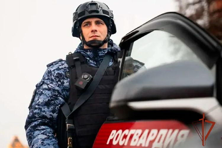 Росгвардейцы помогли медикам защититься от агрессивного пациента