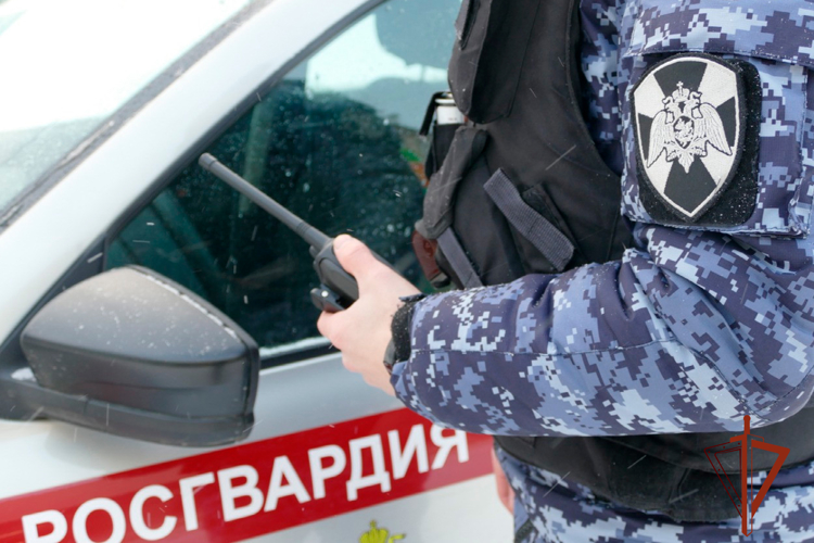 Росгвардейцы пресекли противоправные действия в отношении сторожа гаражного кооператива 