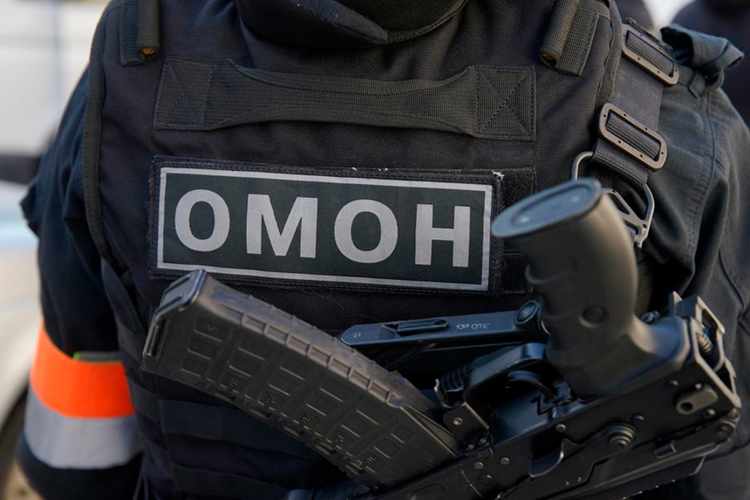 В Кузбассе спецназ Росгвардии оказал содействие в задержании подозреваемых в киберпреступлениях (ВИДЕО)