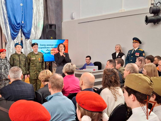 Росгвардия поддержала юнармейцев в конкурсе «Под знаменем Победы» 