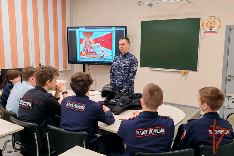 В Юрге прошла встреча представителей Росгвардии с воспитанниками правоохранительного класса