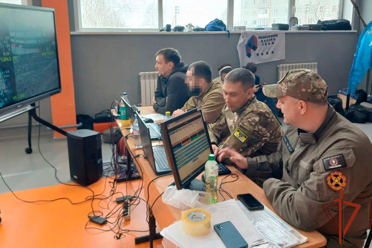 Сотрудники ОМОН «Рубеж» выступили наставниками на региональных соревнованиях по гонкам дронов