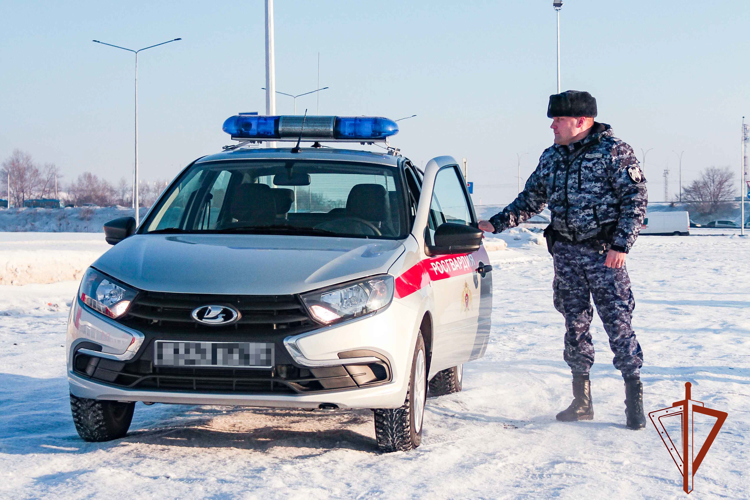 В Кузбассе росгвардейцы на маршрутах патрулирования разыскали семерых разыскиваемых граждан (ВИДЕО)