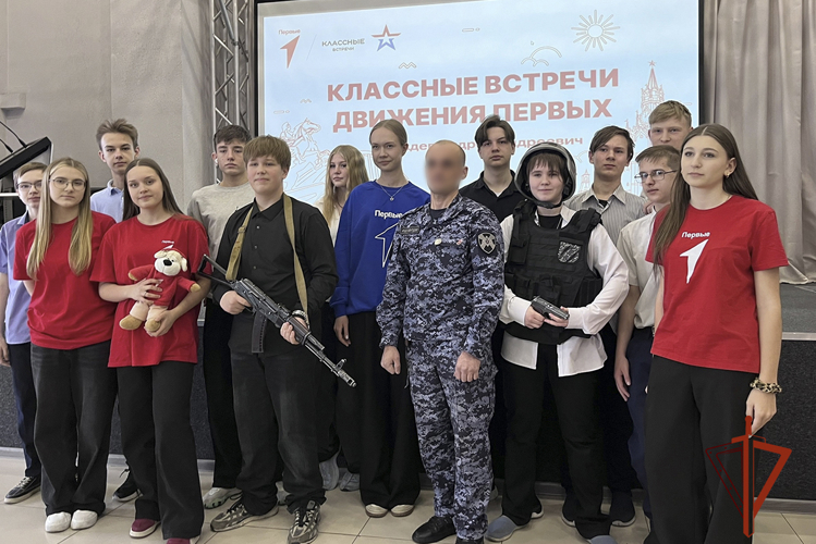 Представитель Росгвардии принял участие в круглом столе о патриотизме в ленинск-кузнецкой школе