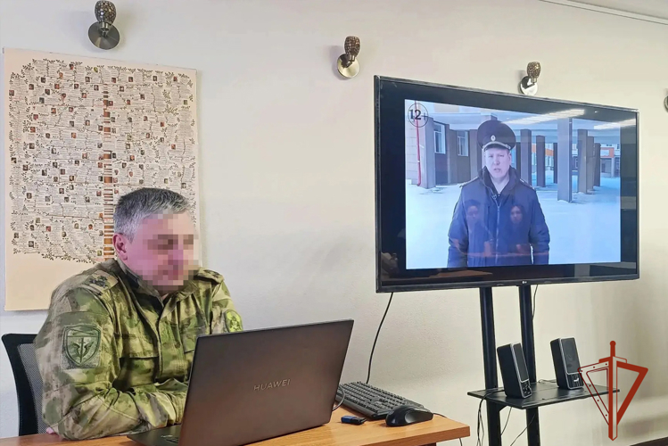 Офицер ОМОН провёл встречу со студентами в преддверии десятилетия войск правопорядка