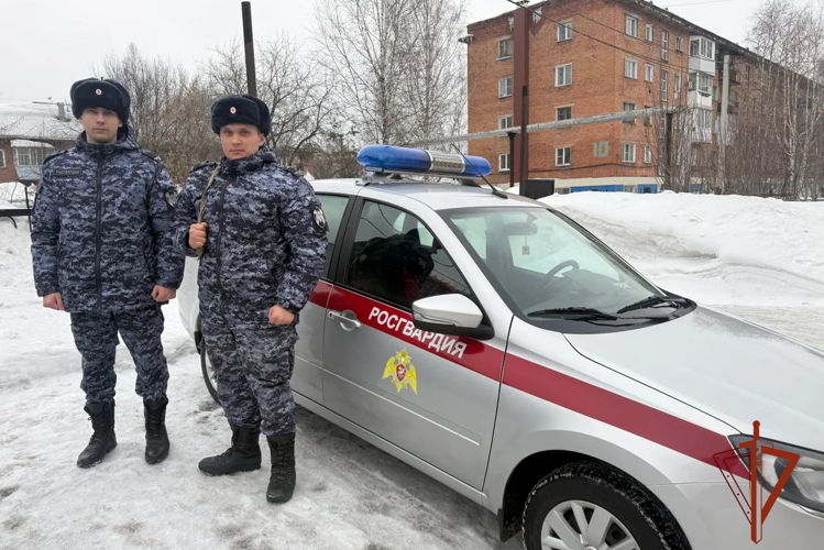 Росгвардейцы в Березовском разыскали подростка, ушедшего из дома
