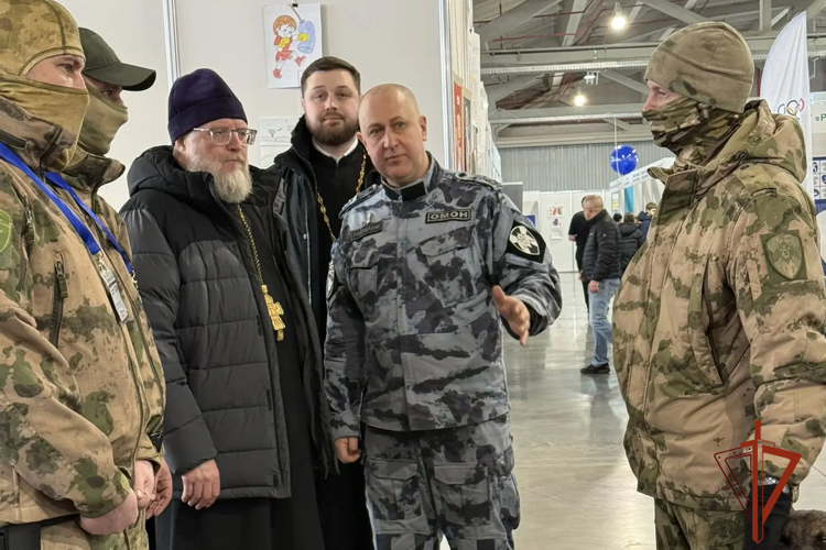 Сотрудники ОМОН «Рубеж» представили тематические экспозиции на выставке-ярмарке «Кузнецк Православный» 
