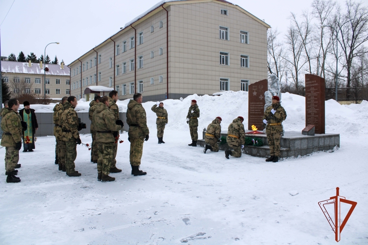 В Кемерове почтили память погибших бойцов спецназа «Кузбасс»