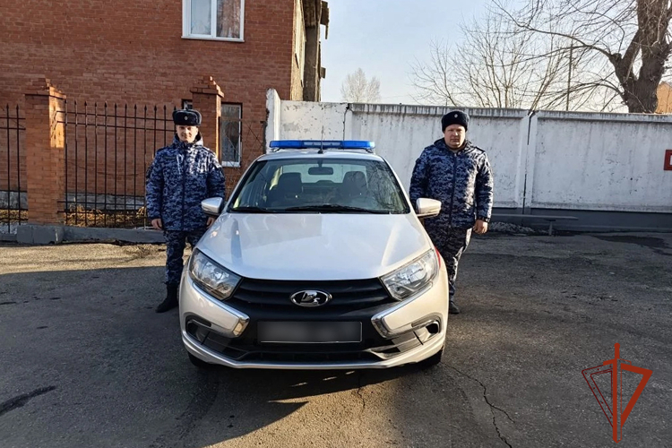 Кузбасские росгвардейцы разыскали пропавшую девушку и помогли вернуть ее домой