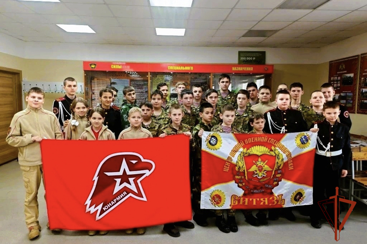 Новосибирский военный институт Росгвардии принял юнармейцев Кузбасса