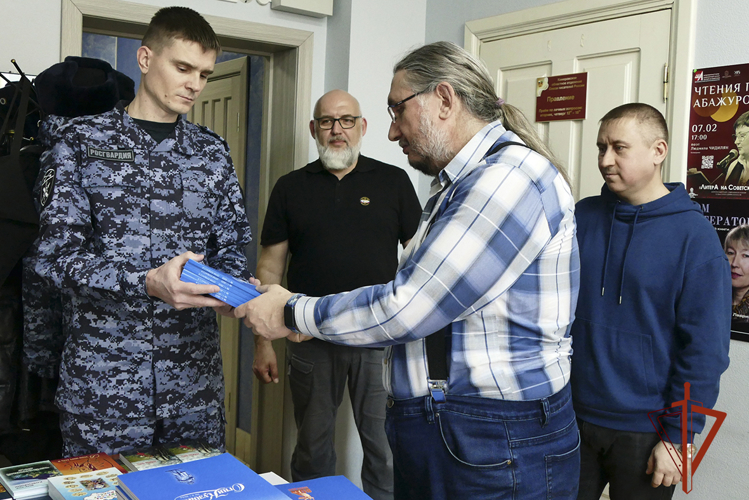 Росгвардия передаст в новые субъекты РФ произведения кузбасских авторов