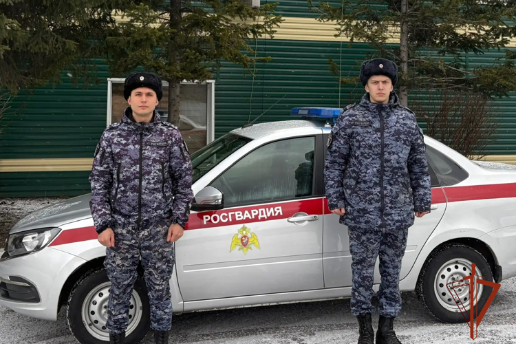 Росгвардейцы пришли на помощь мужчине в бессознательном состоянии