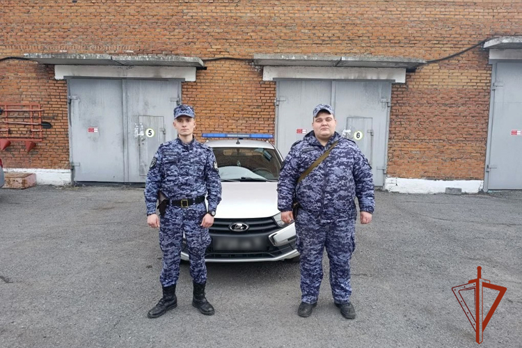 Росгвардейцы задержали прокопчанина повредившего стекла такси