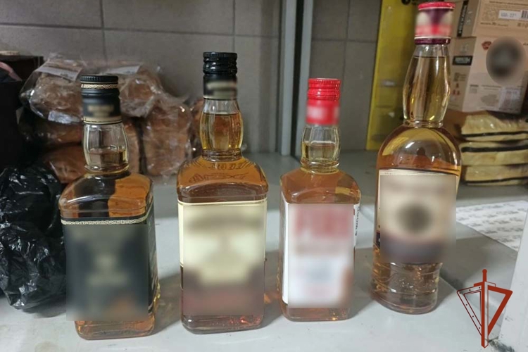 Кемеровские росгвардейцы задержали похитителя алкоголя из супермаркета (ВИДЕО)