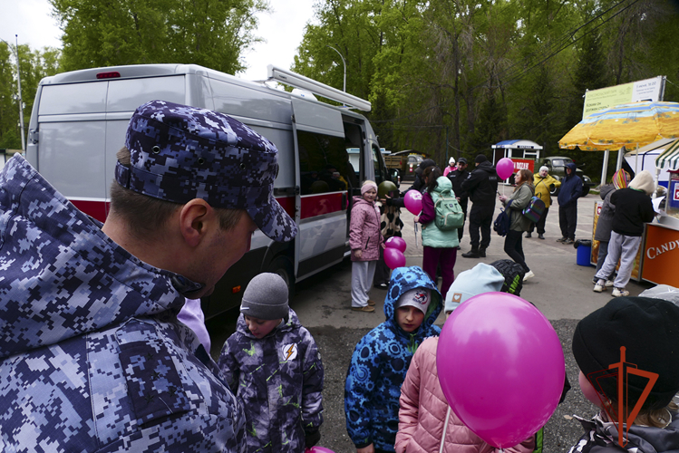 В Кемерове при поддержке Росгвардии прошла военно-патриотическая эстафета «Путь Героя»