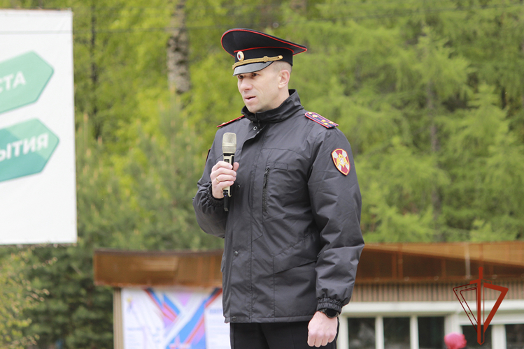 В Кемерове при поддержке Росгвардии прошла военно-патриотическая эстафета «Путь Героя»
